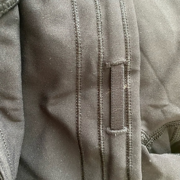 Black Cropped Lululemon Legging size 6 - like new - Picture 6 of 7